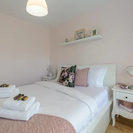 Stylish Flat Near The Sea Garden With Terrace Varna