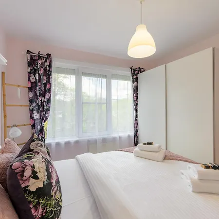 Stylish Flat Near The Sea Garden With Terrace
