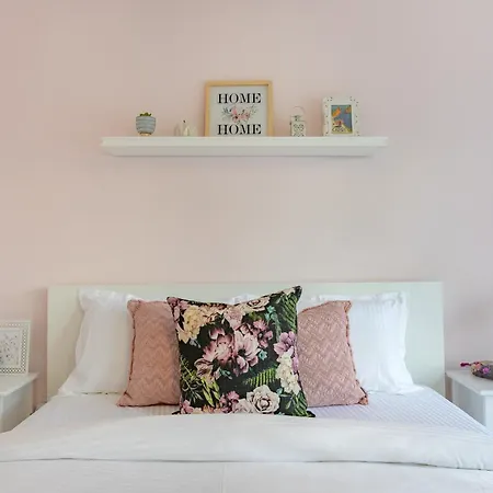 Daire Stylish Flat Near The Sea Garden With Terrace Varna