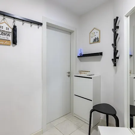 Stylish Flat Near The Sea Garden With Terrace Daire *